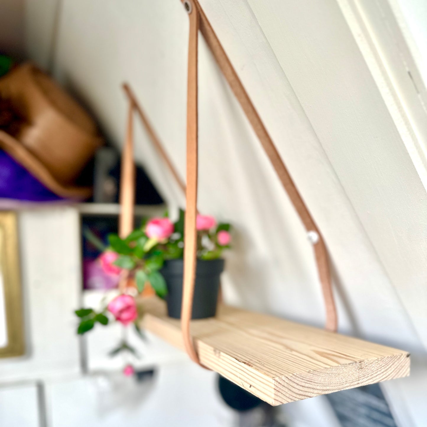 Laptop hammock shelf straps